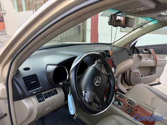 2010 Toyota Highlander — foto 6 / 11