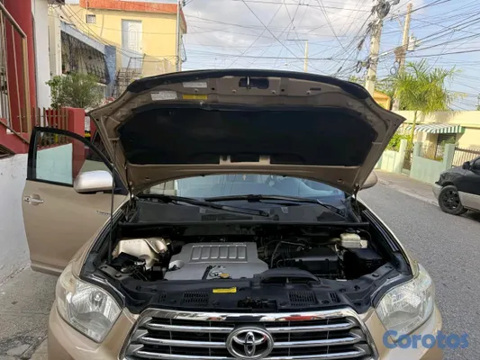 2010 Toyota Highlander — foto 8 / 11