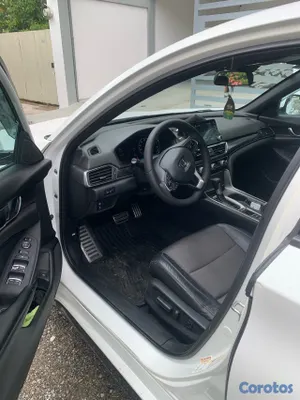 2018 Honda Accord — foto 8 / 19