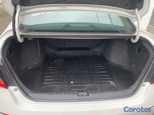 2018 Honda Accord — foto 14 / 19