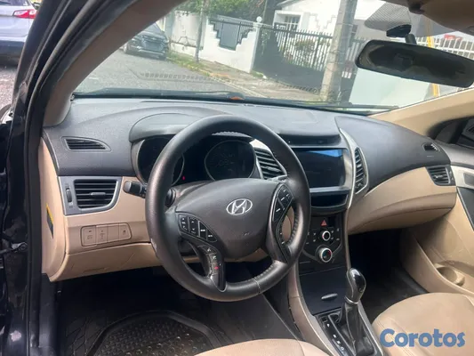 2015 Hyundai Elantra — foto 6 / 8