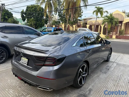 2018 Honda Accord — foto 8 / 11
