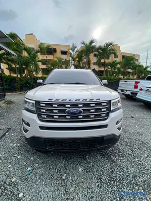 2017 Ford Explorer — foto 12 / 16