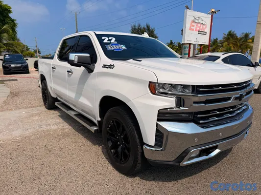 2022 Chevrolet Silverado — foto 2 / 8
