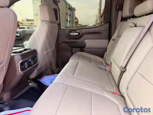 2022 Chevrolet Silverado — foto 8 / 8