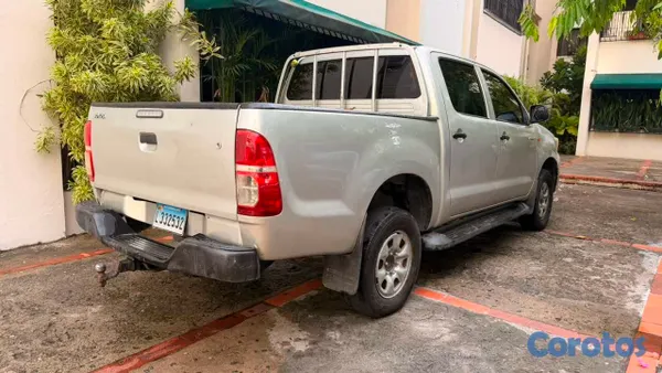 2015 Toyota Hilux — foto 3 / 9