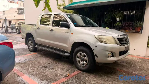 2015 Toyota Hilux — foto 5 / 9