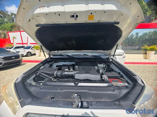 2011 Toyota 4 Runner — foto 7 / 10