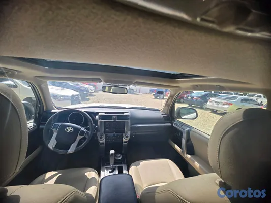 2011 Toyota 4 Runner — foto 8 / 10