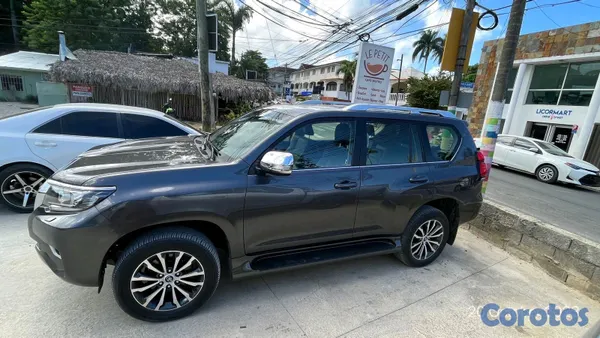 2023 Toyota Land Cruiser Prado — foto 10 / 13