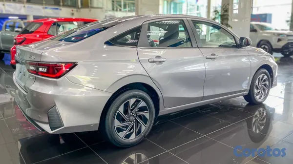 2026 Toyota Yaris — foto 2 / 11