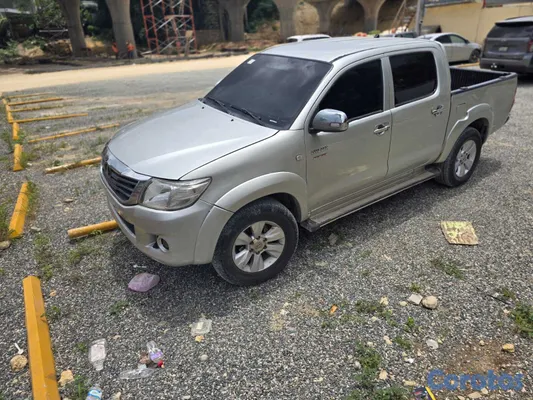 2015 Toyota Hilux — foto 3 / 6