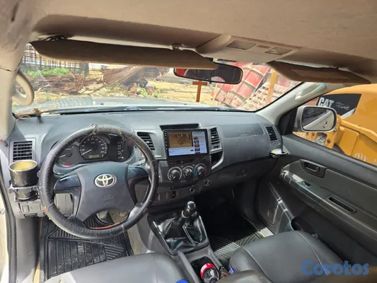 2015 Toyota Hilux — foto 4 / 6