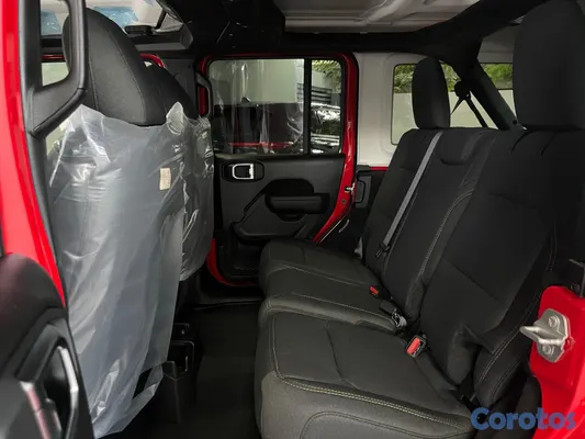 2026 Jeep Wrangler — foto 9 / 10