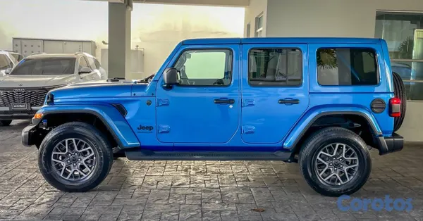 2025 Jeep Wrangler — foto 4 / 11
