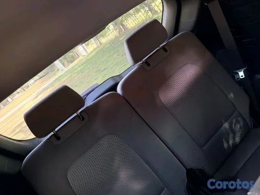 2017 Hyundai Santa Fe — foto 9 / 11