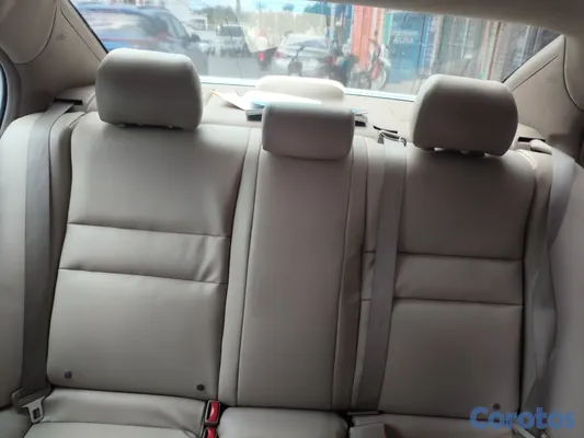 2011 Honda Civic — foto 5 / 7