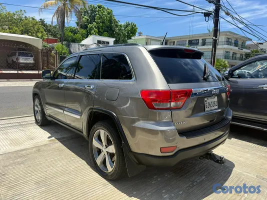 2011 Jeep Grand Cherokee — foto 4 / 11