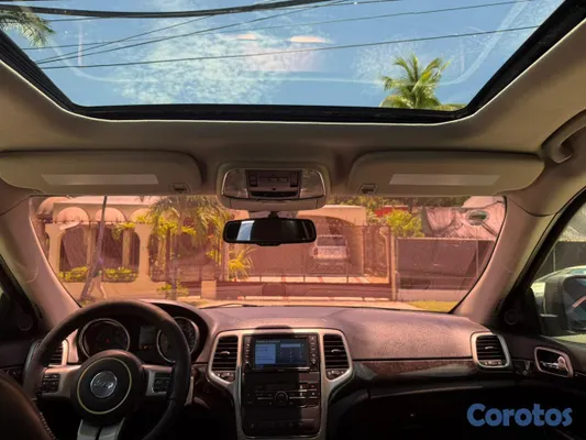 2011 Jeep Grand Cherokee — foto 9 / 11