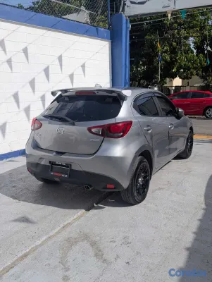 2017 Mazda Demio — foto 7 / 12