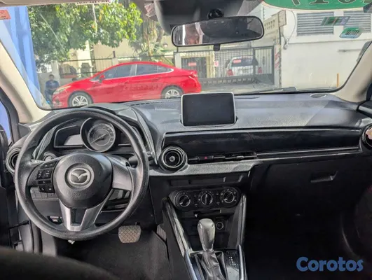2017 Mazda Demio — foto 8 / 12
