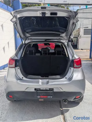 2017 Mazda Demio — foto 9 / 12