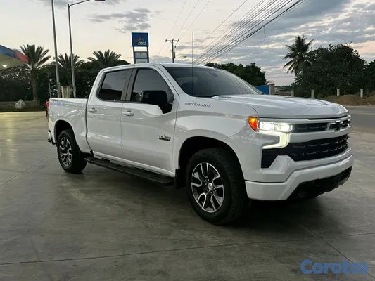2022 Chevrolet Silverado — foto 2 / 8