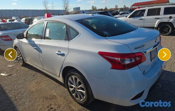 2019 Nissan Sentra — foto 6 / 10