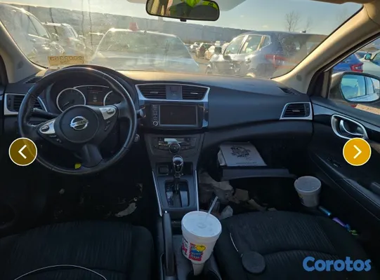 2019 Nissan Sentra — foto 8 / 10