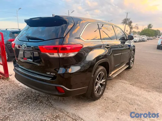 2018 Toyota Highlander — foto 3 / 8