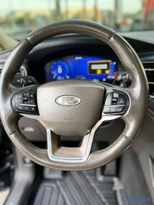 2020 Ford Explorer — foto 8 / 14