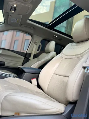 2020 Ford Explorer — foto 13 / 14