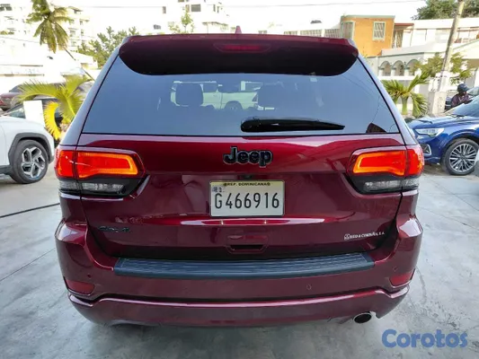 2019 Jeep Grand Cherokee — foto 7 / 10