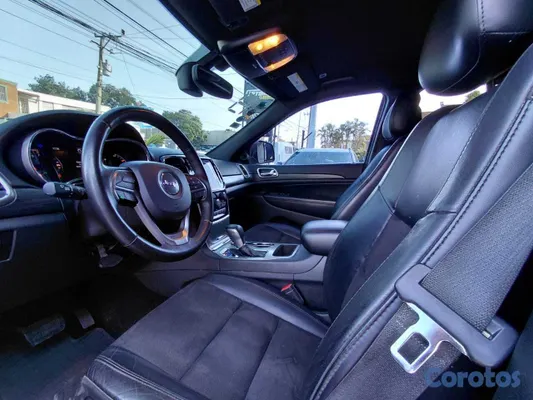 2019 Jeep Grand Cherokee — foto 8 / 10