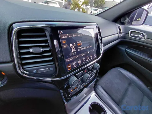 2019 Jeep Grand Cherokee — foto 10 / 10