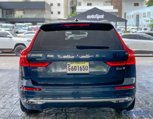 2022 Volvo Xc60 — foto 6 / 12