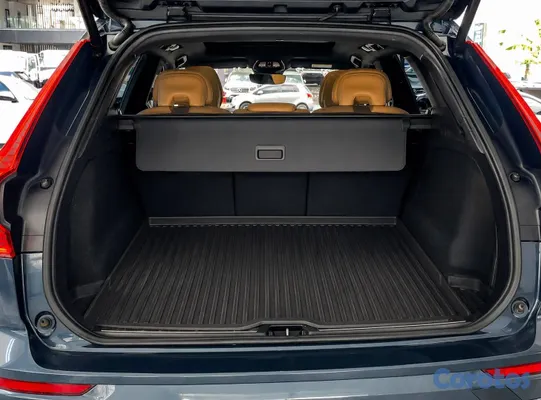 2022 Volvo Xc60 — foto 10 / 12