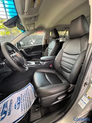 2020 Toyota Rav-4 — foto 9 / 14
