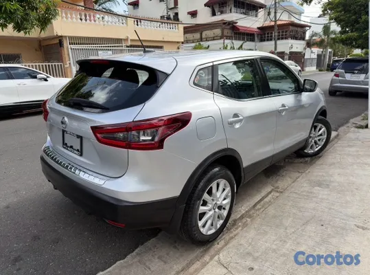 2020 Nissan Rogue — foto 8 / 10