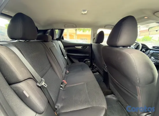 2020 Nissan Rogue — foto 9 / 10