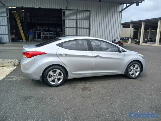 2012 Hyundai Elantra — foto 4 / 12