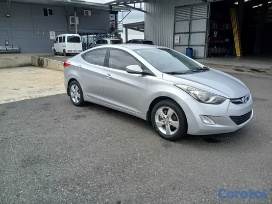 2012 Hyundai Elantra — foto 7 / 12