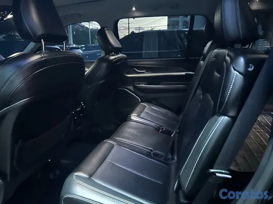 2022 Jeep Grand Cherokee — foto 8 / 9