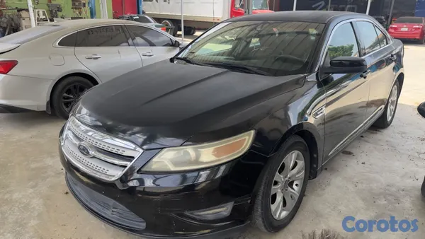 2010 Ford Taurus