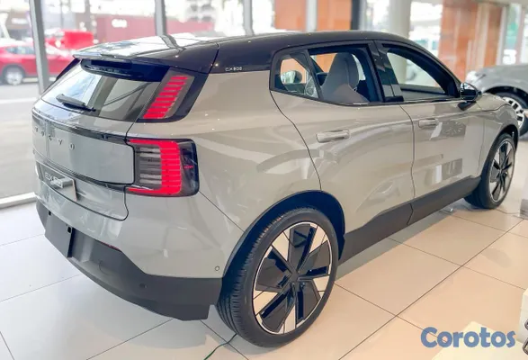 2026 Volvo EX30 ULTRA — foto 6 / 12