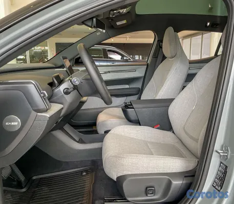 2026 Volvo EX30 ULTRA — foto 8 / 12