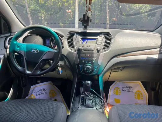 2015 Hyundai Santa Fe — foto 4 / 9