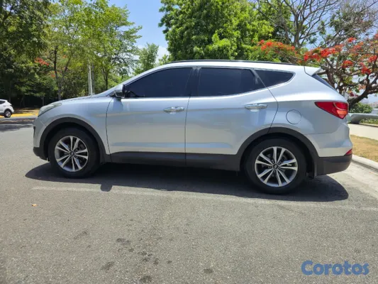 2015 Hyundai Santa Fe — foto 8 / 9
