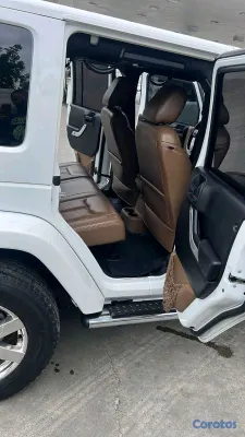 2015 Jeep Rubicon — foto 4 / 11