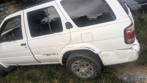 2000 Nissan Pathfinder — foto 12 / 14